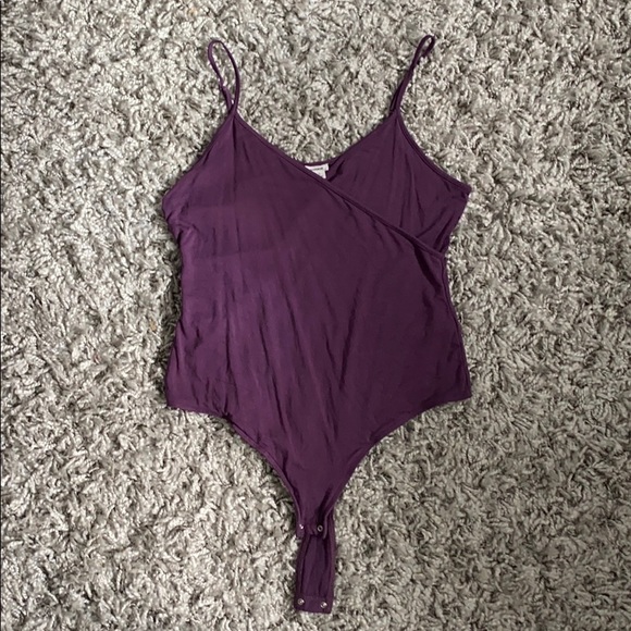 Super flattering body suit! - Picture 1 of 2